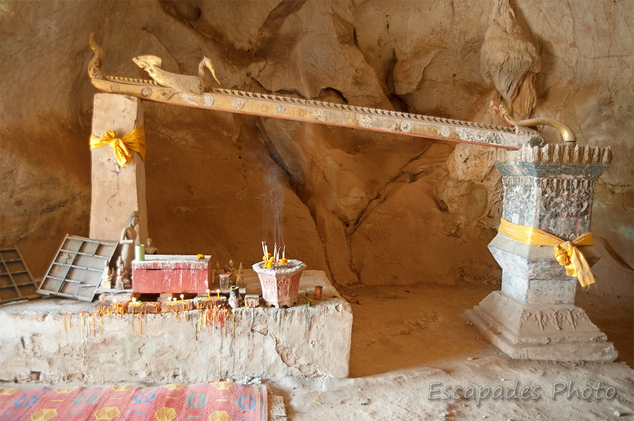 Pak Ou -Autel bouddhiste