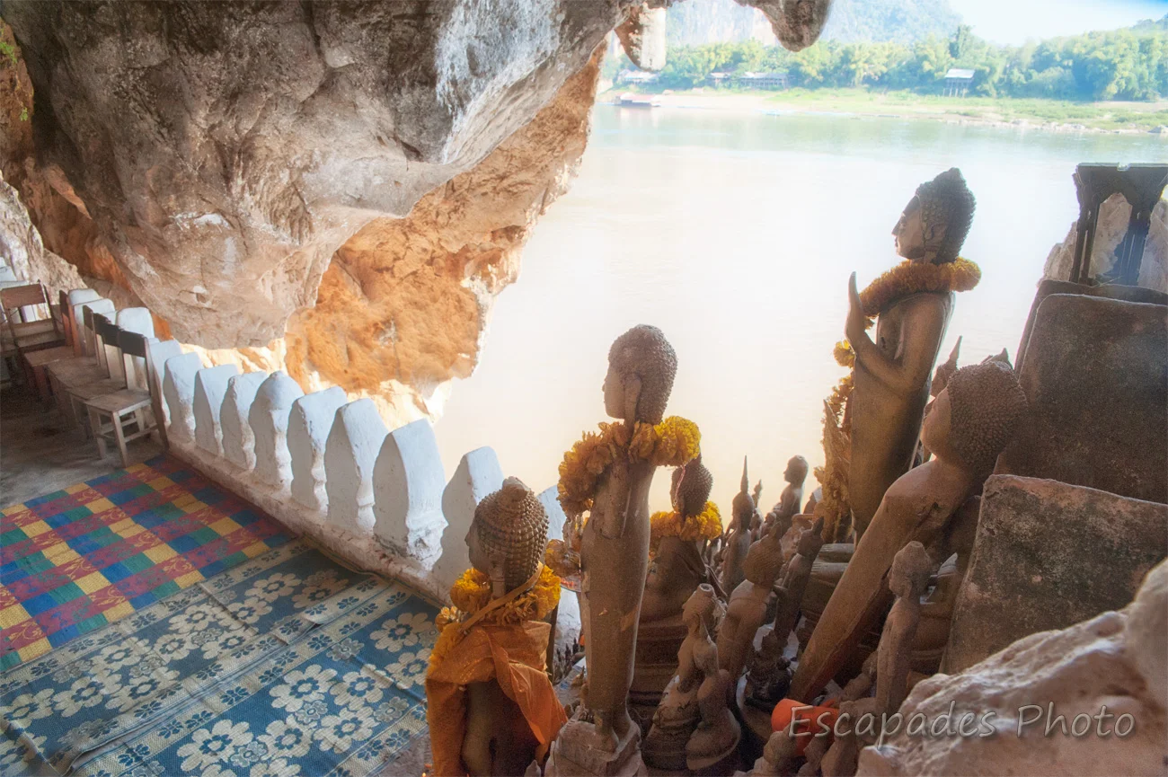 Ambiance dans la grotte de Pak Ou