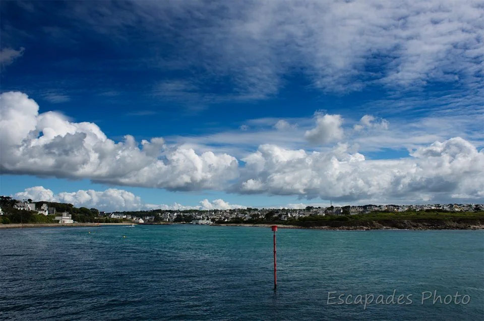Audierne - balise près du môle du Raoulic