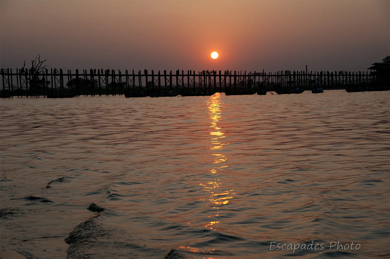 Le pont d'U Bein est unique au monde 9 Pont d'Ubein - Coucher de soleil sur le lac Taughtaman