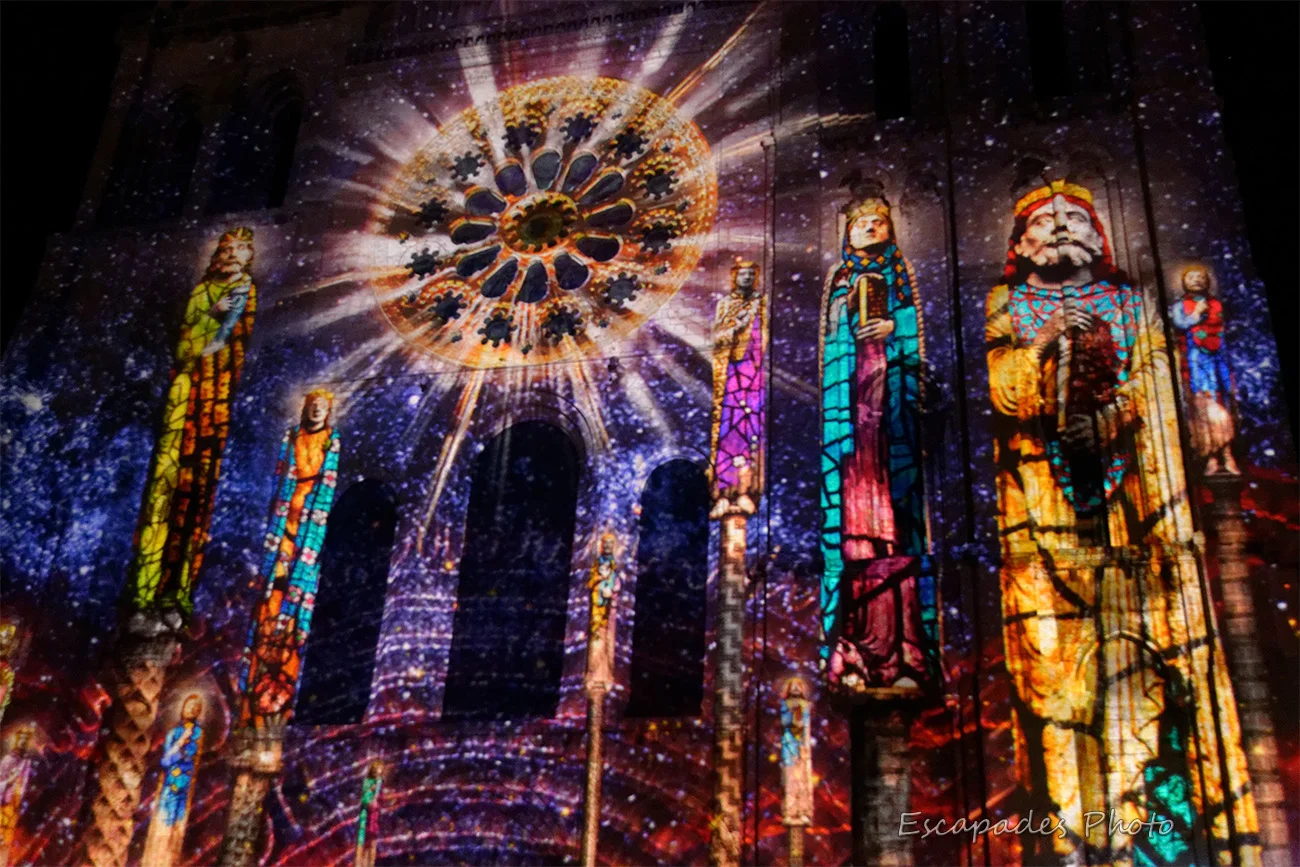 Chartres en lumière - Les scénographies au service du patrimoine 14 Rosace Portail Royal - une scénographie impressionnante
