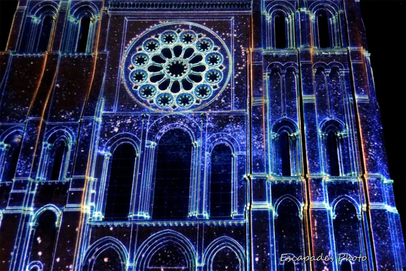 Chartres en lumière - Les scénographies au service du patrimoine 18 Portail Royal Chartres - Scénographie
