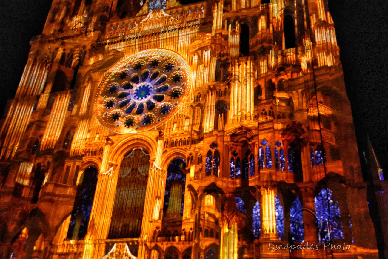 Chartres en lumière - Les scénographies au service du patrimoine 4 Chartres le Portail Royal - scénographie
