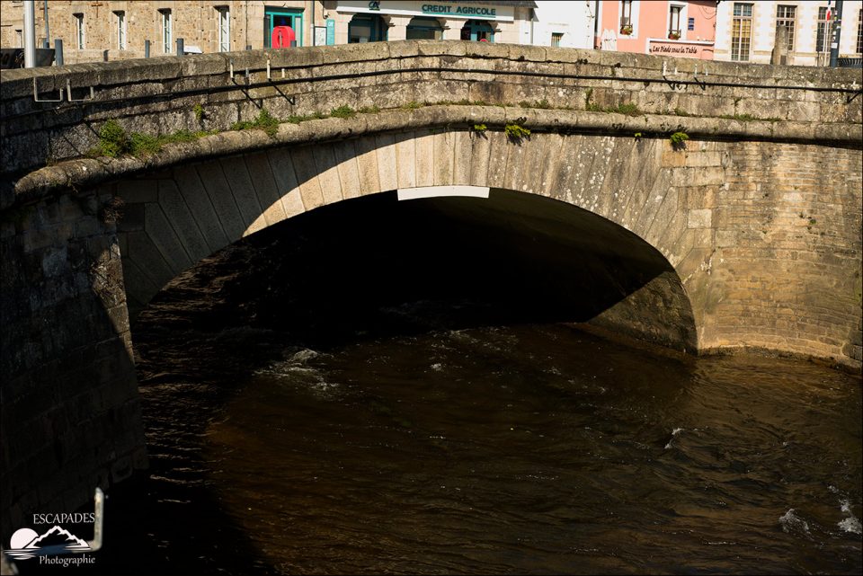 Au Bourgneuf, le pont sur l"Isole